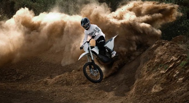 Электробайк Stark Varg MX оснащён шинами Dunlop Geomax MX34